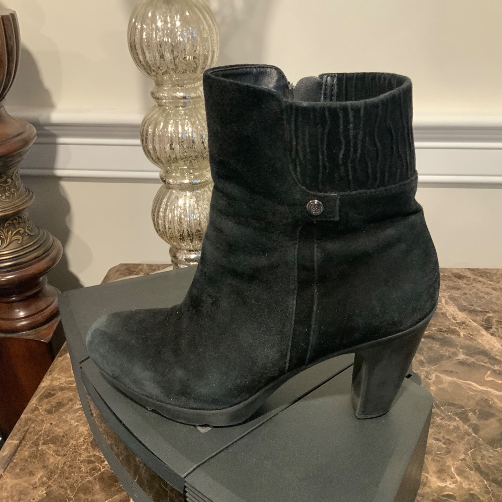 Boots - Picture 2 of 5